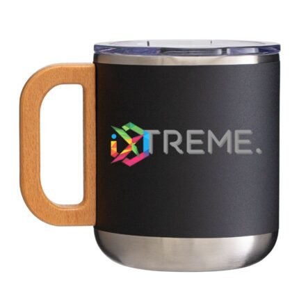 Ein Schwarzer ThermobecherRetumbler Ortado bei dem Werbewirksamkeit auf Nachhaltigkeit trifft