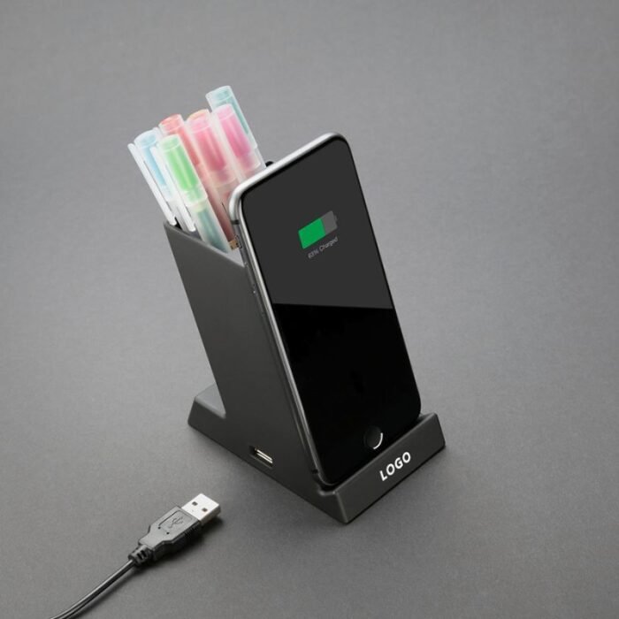 Pen holder with 15W charging station and USB hub - Image 2