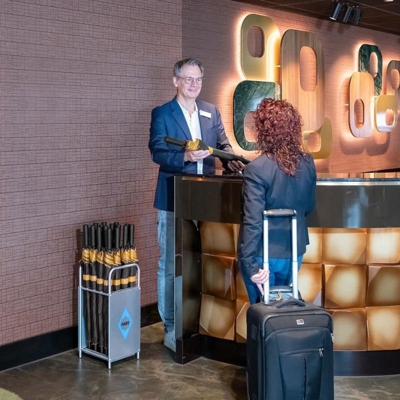 Warum dieser Werbeschirm im Marketing auffällt